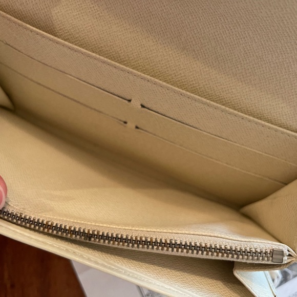 Louis Vuitton Cream and Gold Wallet with Chain Strap Eli Sarah - Picture 8 of 16